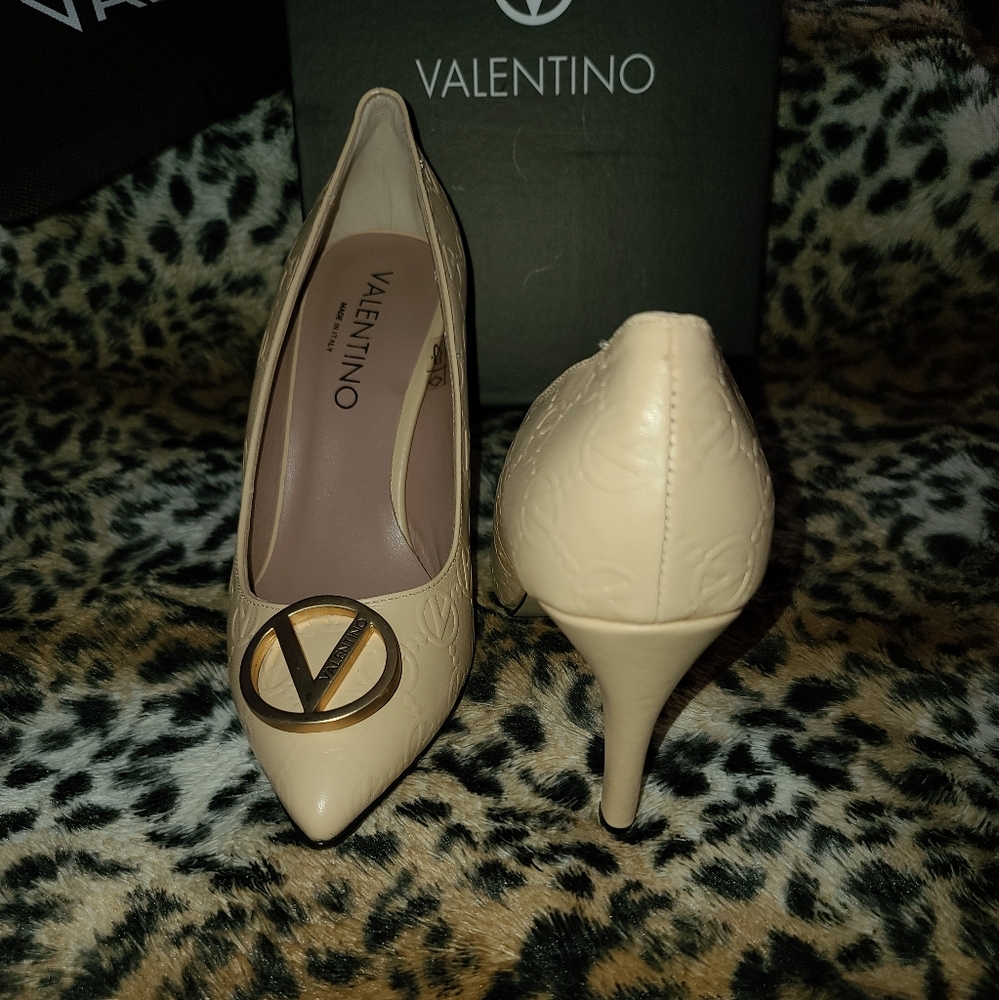 Mario Valentino Heels - Picture 13 of 17